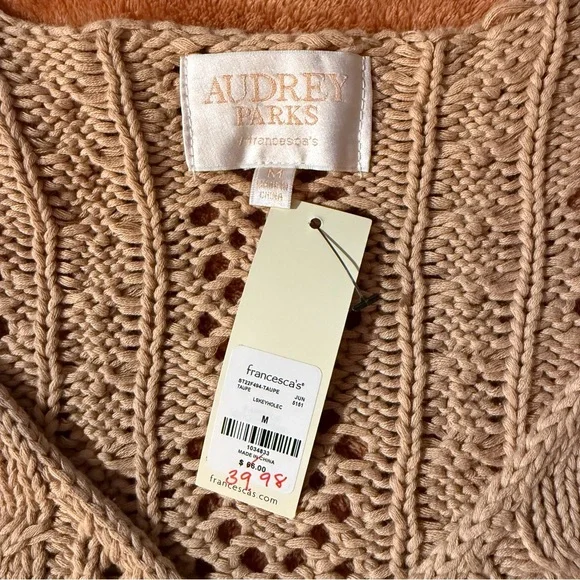 Audrey Parks - Francesca's - Beige Knit Cropped Sweater - Size Med - NWT - Picture 4 of 7